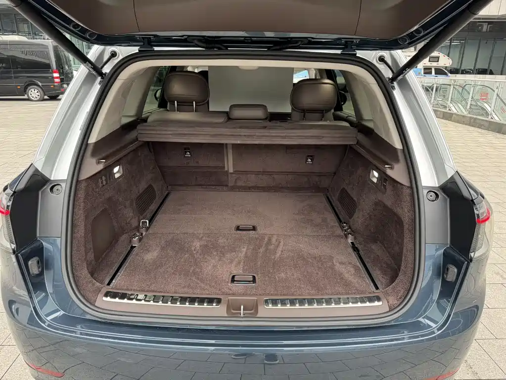 AITO ASK THE WORLD M9