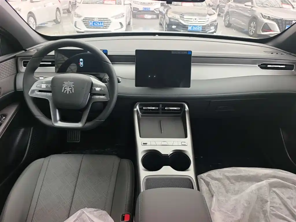 BYD Qin Plus PLUS 2025 DM-i Smart Drive 128KM