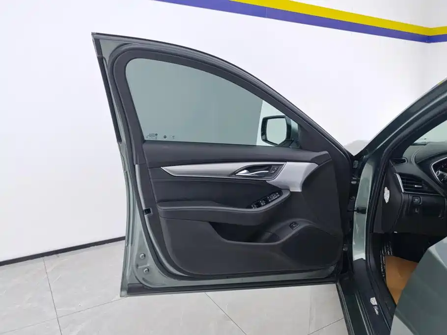 Cadillac CT5 — миниатюра 7