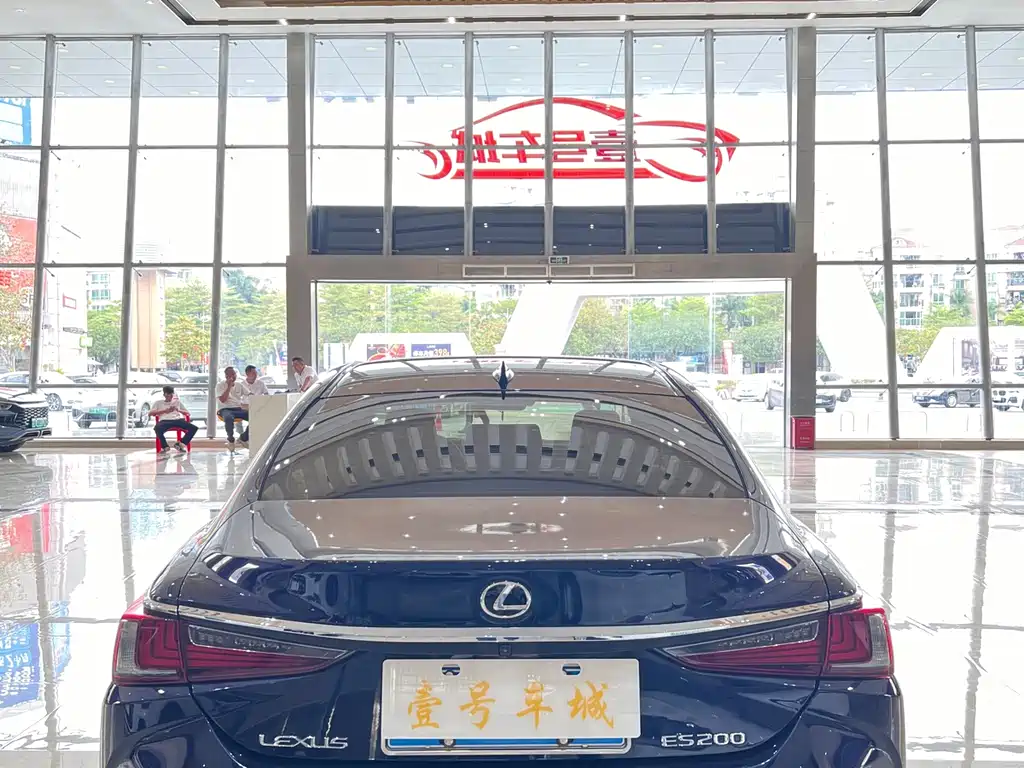 LEXUS ES