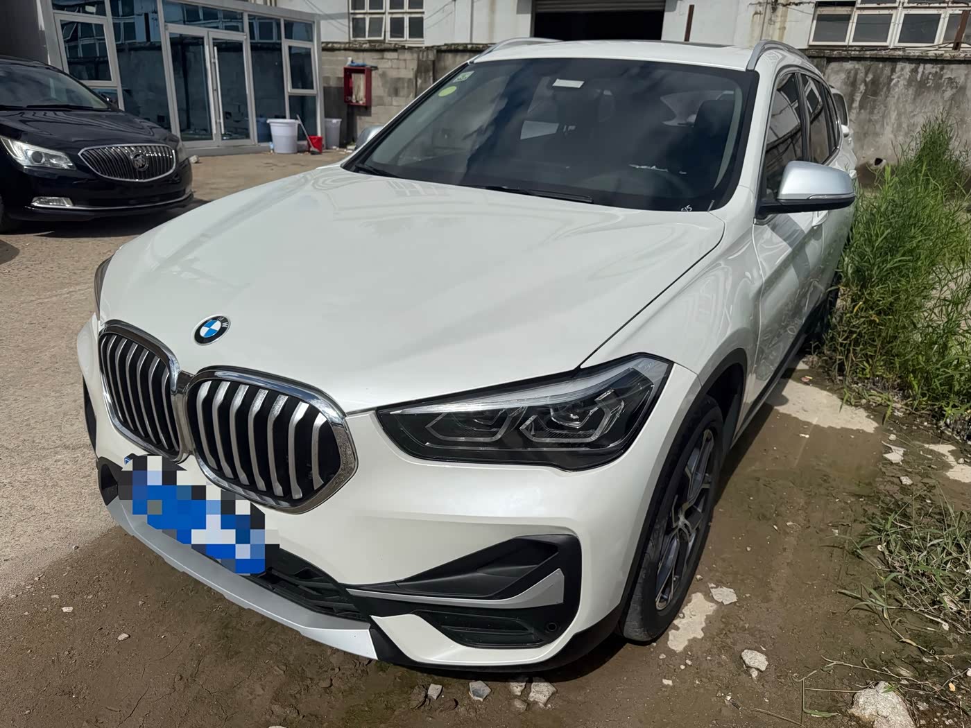 BMW X1 1.5 л 2021 г. Белый, пробег 50000 км