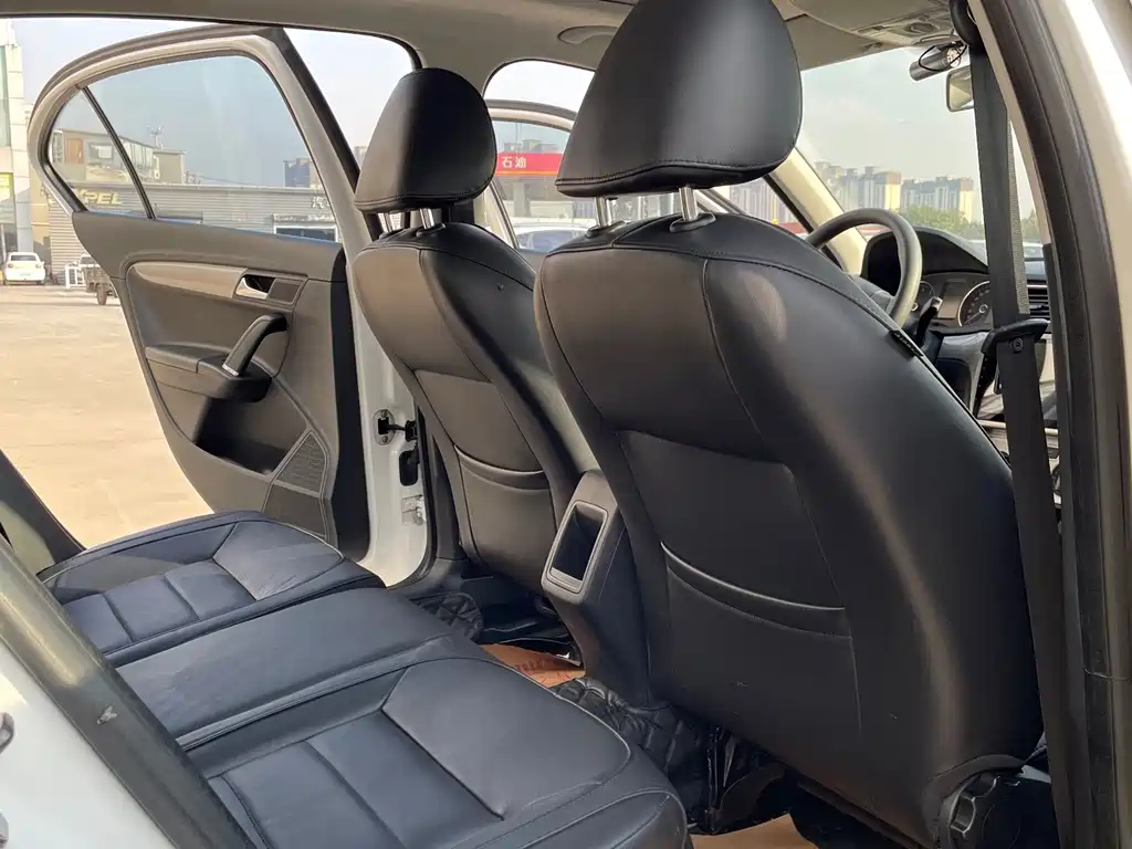 Volkswagen Lavida — миниатюра 7