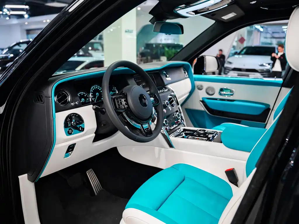 Rolls-Royce Cullinan 2018 мест