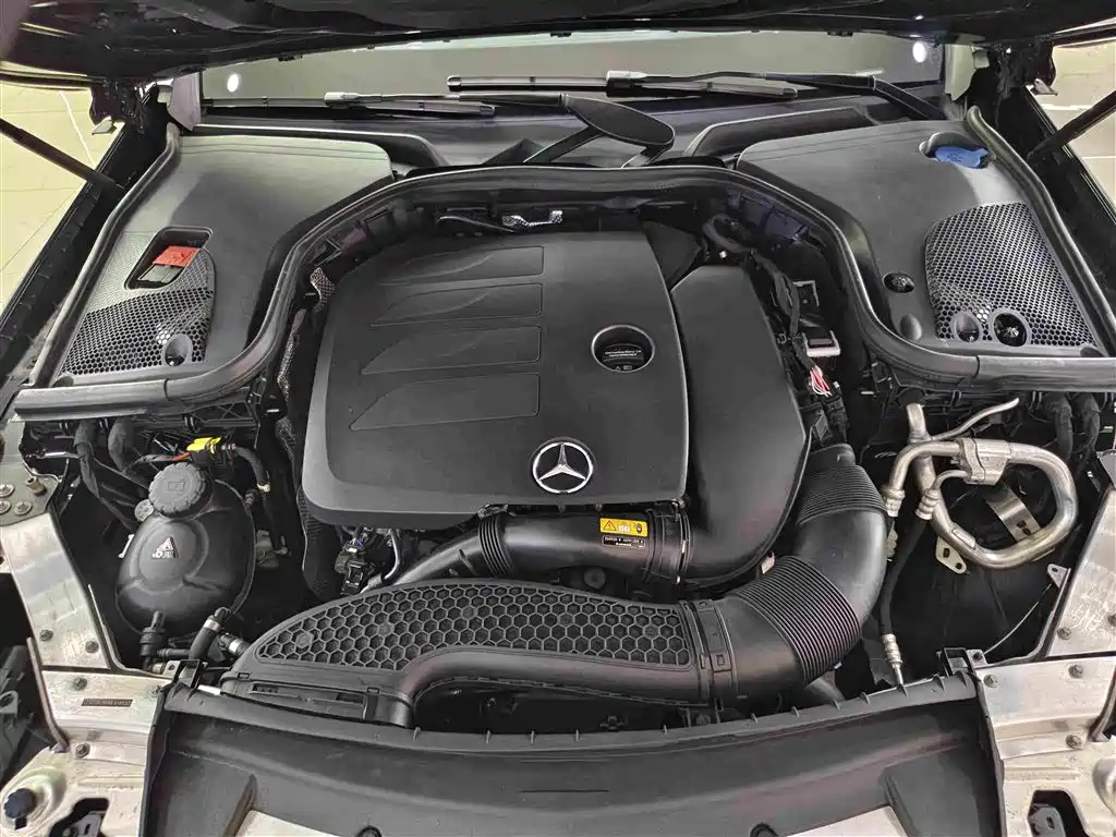 Mercedes-Benz E-Class — миниатюра 12