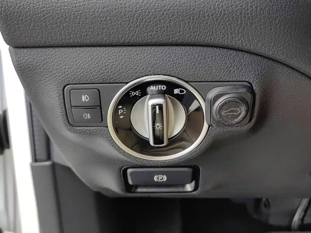 Mercedes-Benz GLA — миниатюра 21