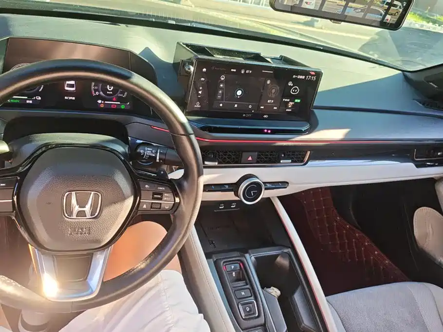 Honda Inspire PHEV — миниатюра 12