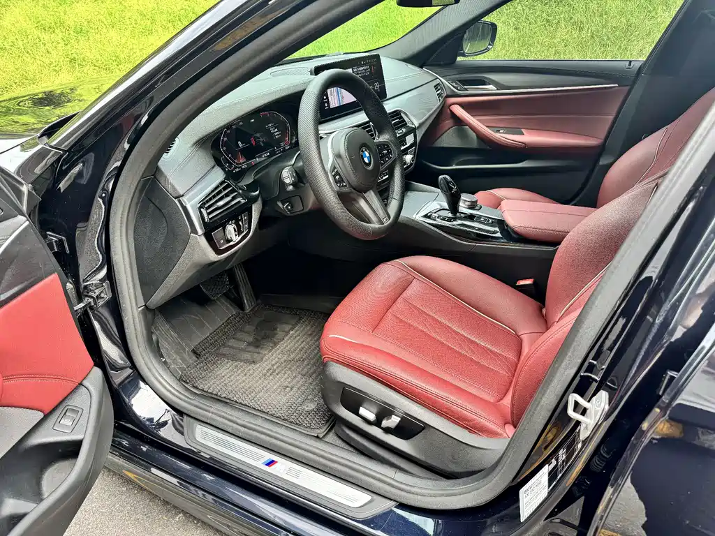 BMW 5 Series — миниатюра 8