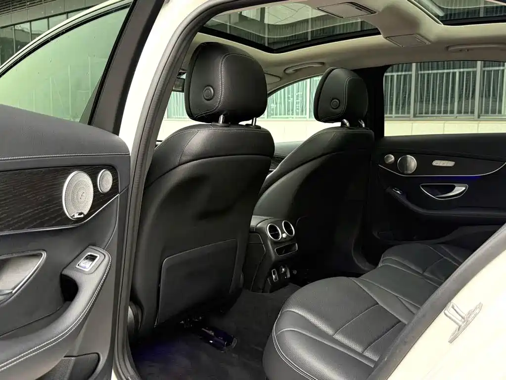 Mercedes-Benz C-Class — миниатюра 9