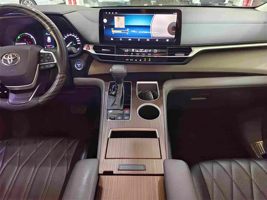 Toyota Sienna — миниатюра 6
