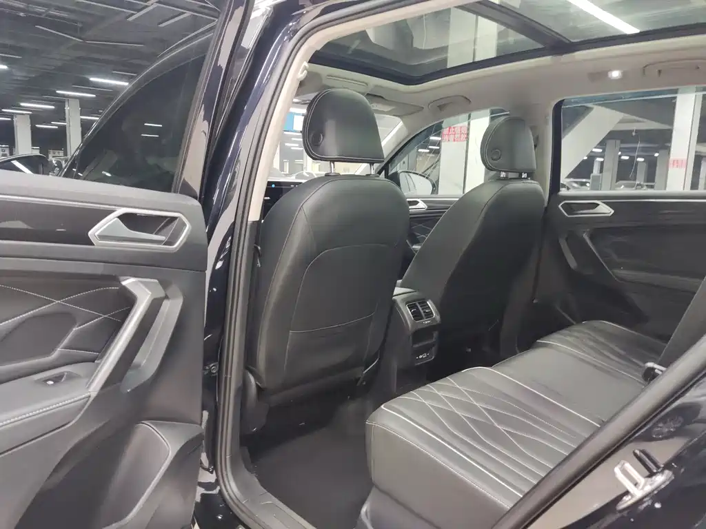 Volkswagen Tiguan L L 2023 280TSI AT