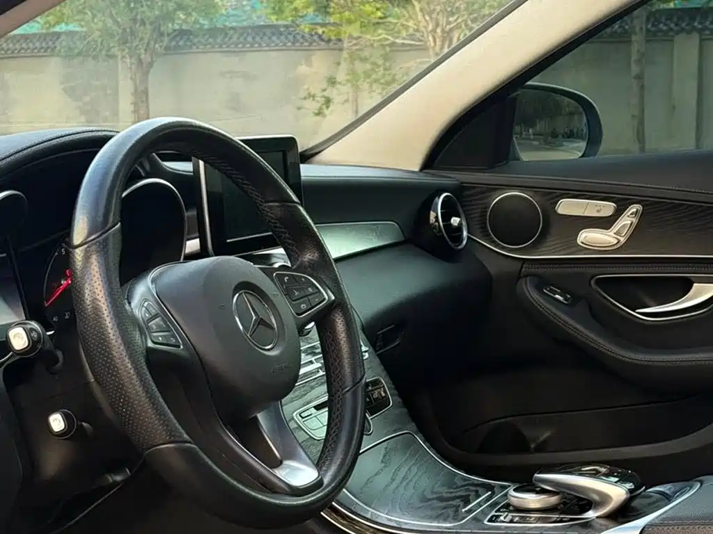 Mercedes-Benz C-Class — миниатюра 2