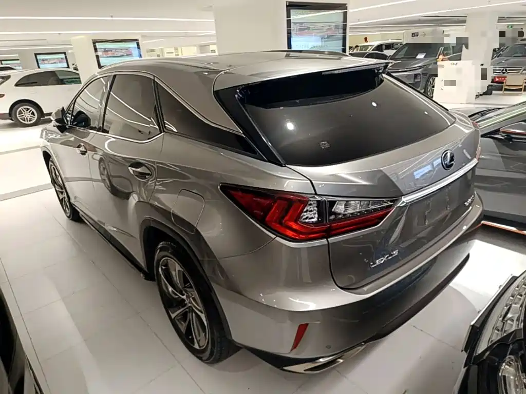 Lexus RX — миниатюра 5