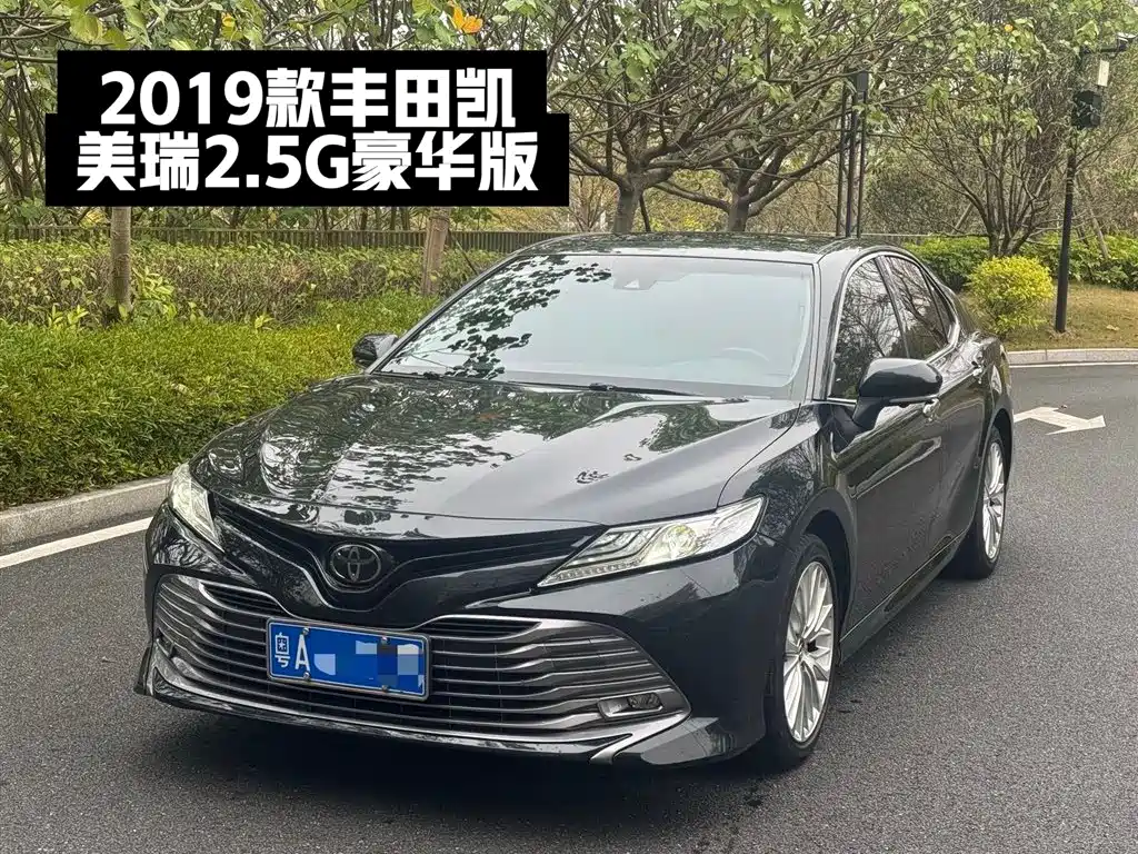TOYOTA CAMRY