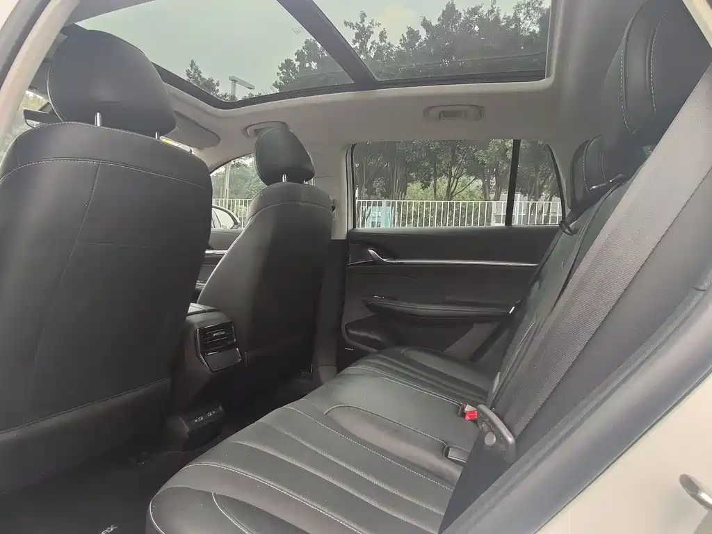 Roewe RX5 MAX — миниатюра 8