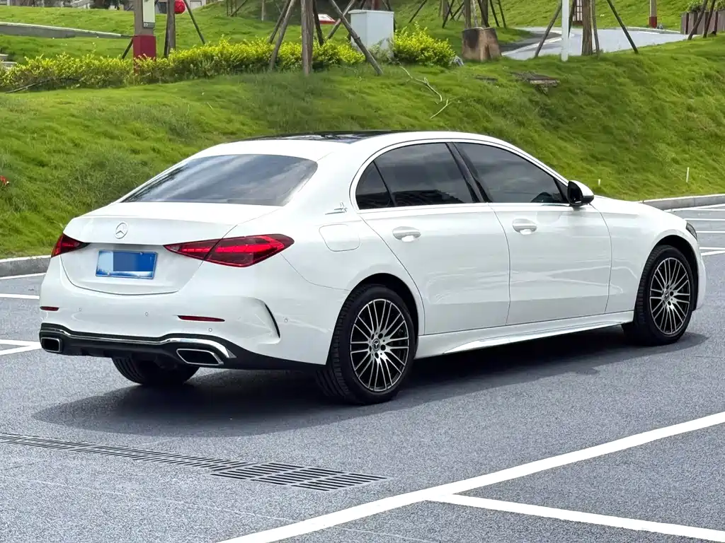 Mercedes-Benz C-Class — миниатюра 6