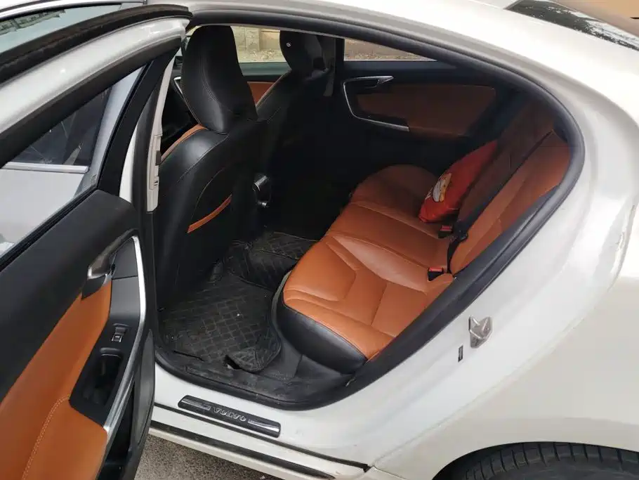 Volvo S60 — миниатюра 11
