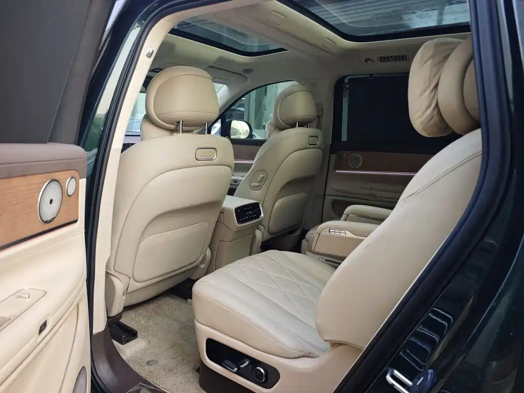 AITO ASK THE WORLD M9