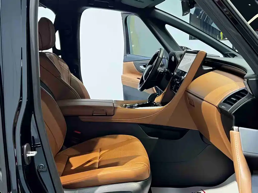 Toyota Alphard — миниатюра 15