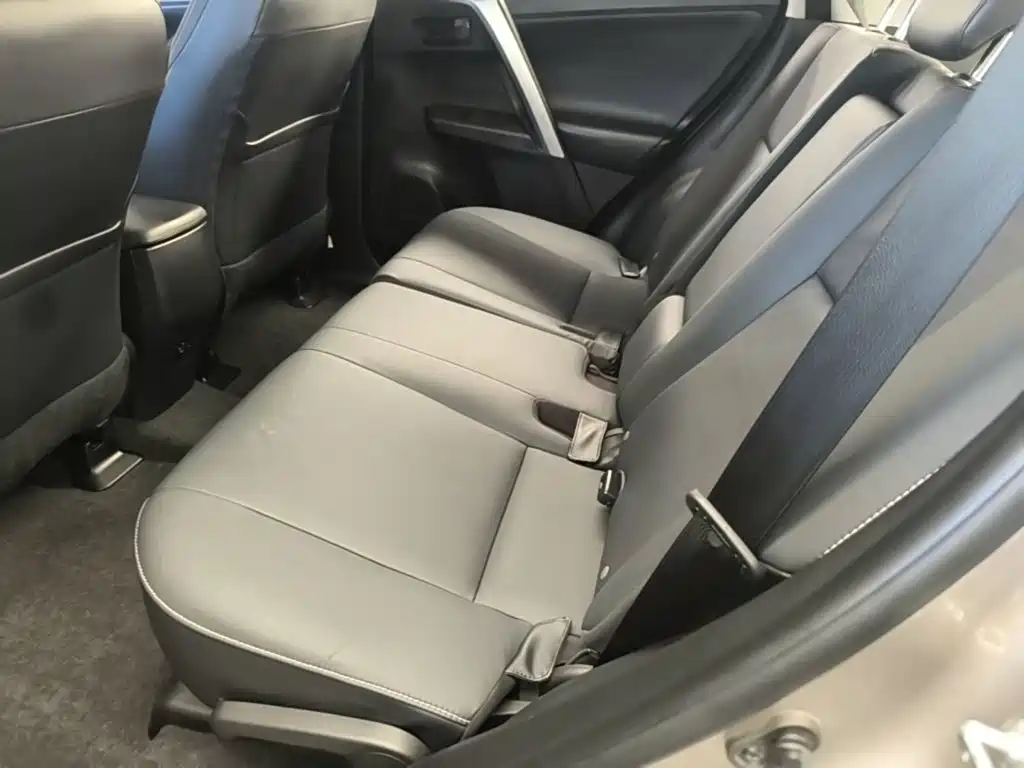 Toyota RAV4 — миниатюра 17