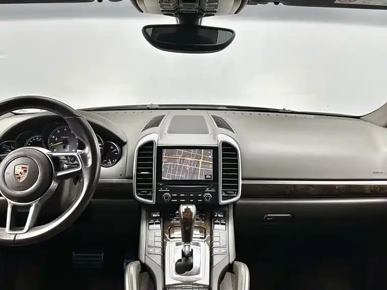 Porsche Cayenne Hybrid — миниатюра 10