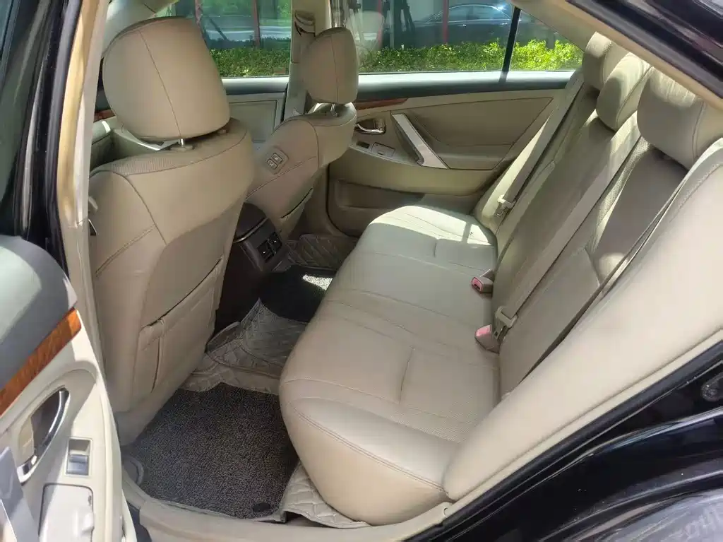 Toyota Camry — миниатюра 6