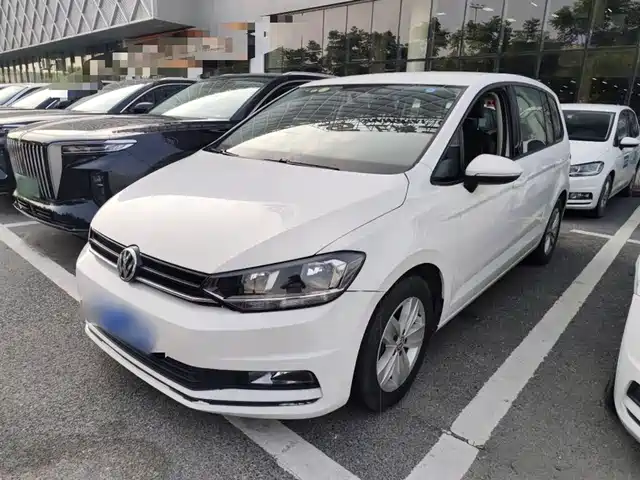 VOLKSWAGEN TOURAN 2019