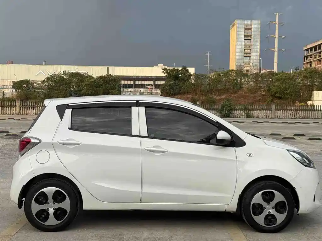 Changan Benben E-Star — миниатюра 3