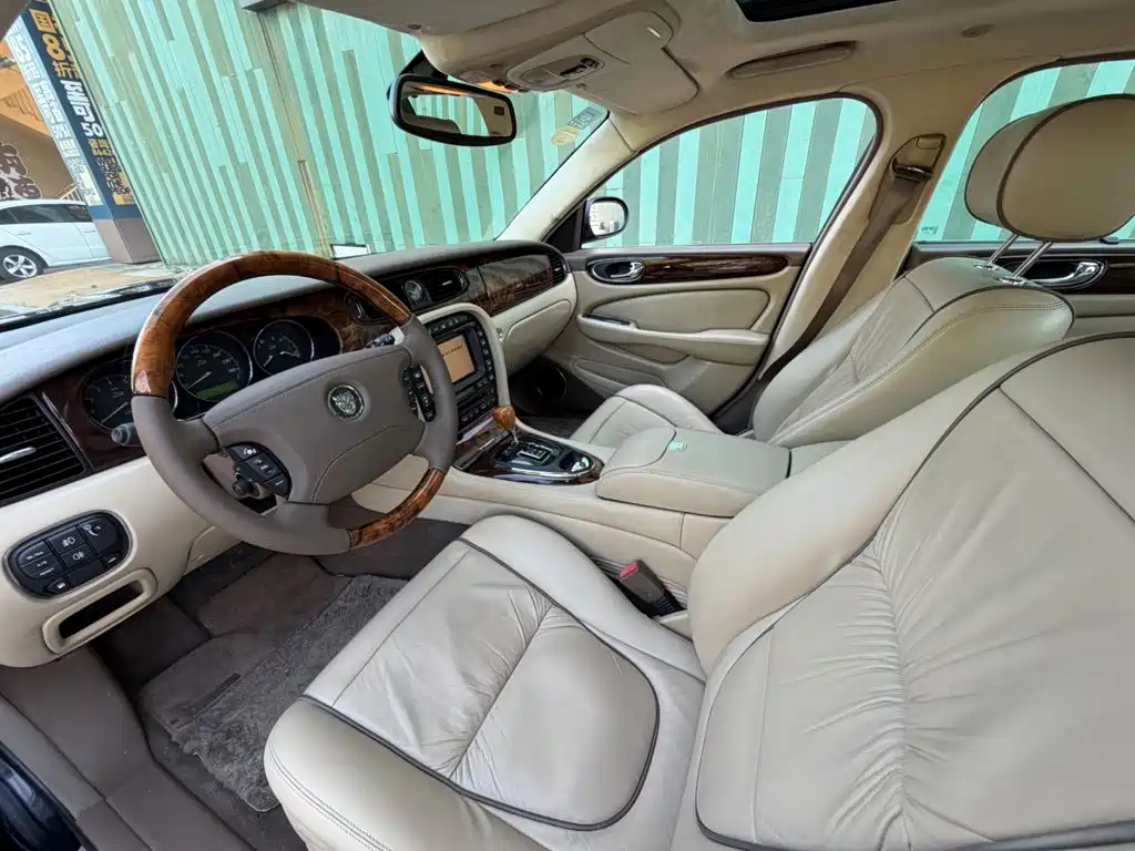 Jaguar XJ — миниатюра 3