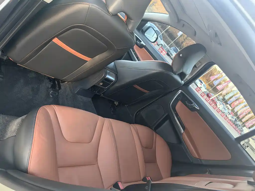 Volvo S60 — миниатюра 5