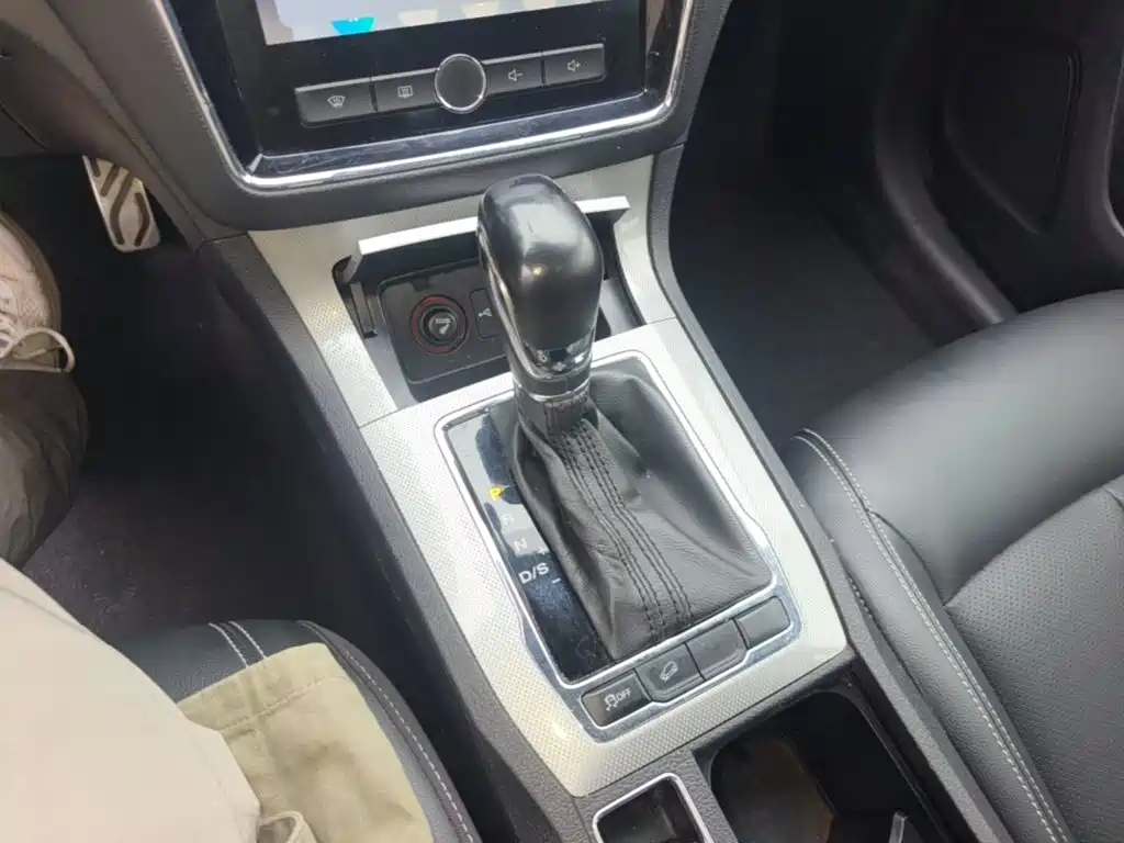 Roewe RX5 — миниатюра 14