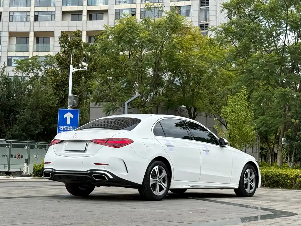 Mercedes-Benz C-Class — миниатюра 7