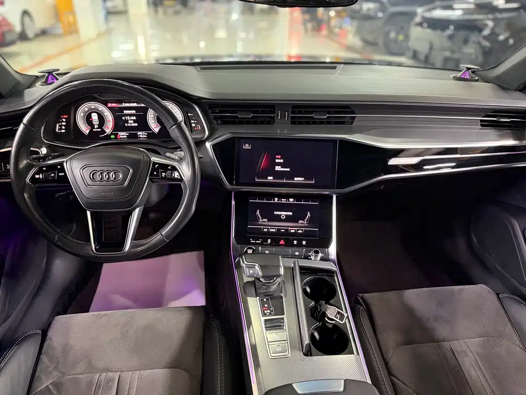 Audi A6L 2023 40 TFSI Luxury