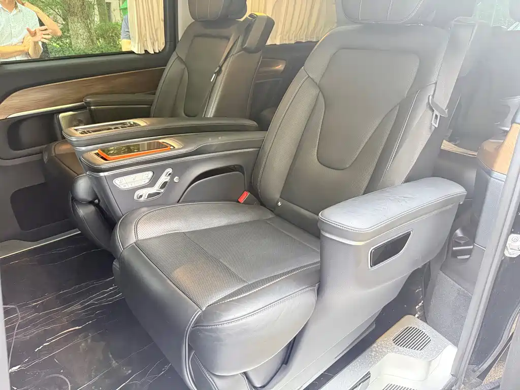 Mercedes-Benz V-Class — миниатюра 9