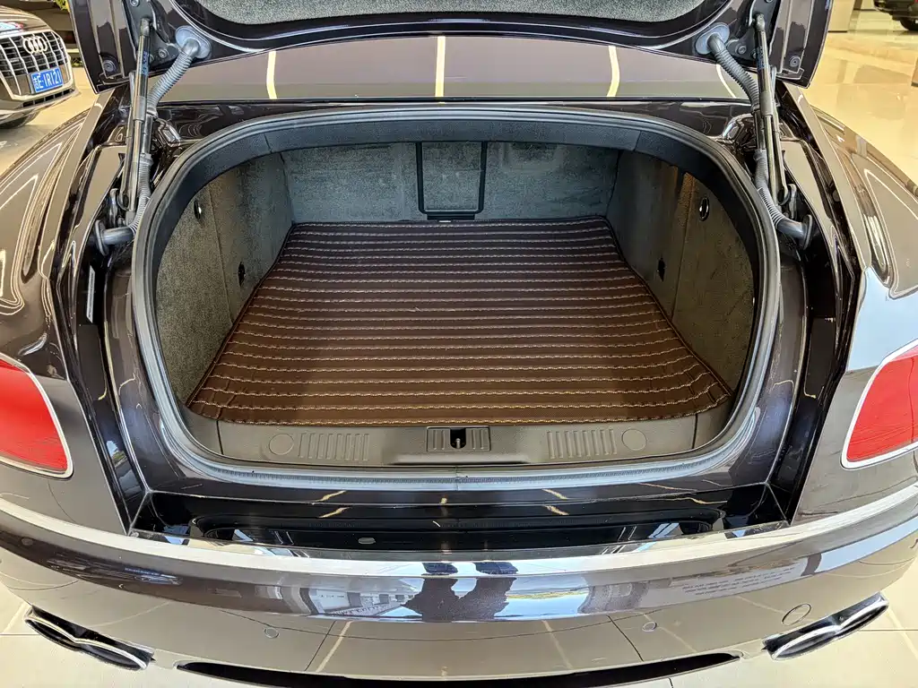 Bentley Flying Spur — миниатюра 22