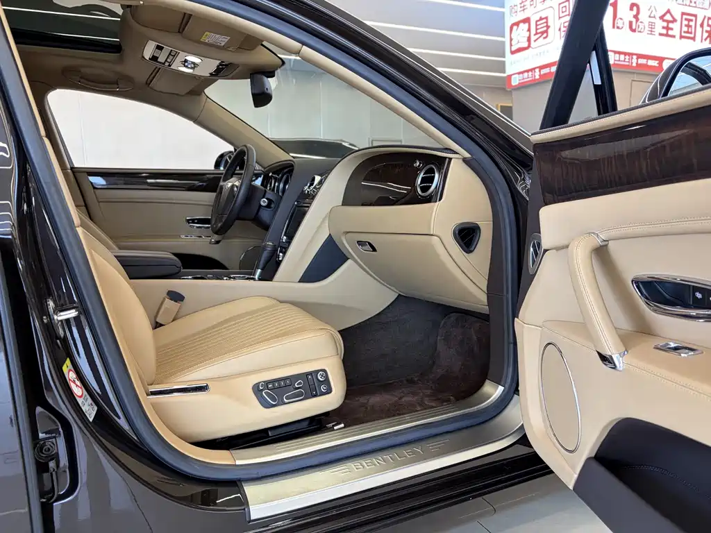 Bentley Flying Spur — миниатюра 24