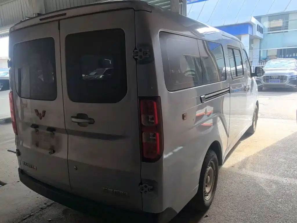 Wuling Yangguang — миниатюра 7