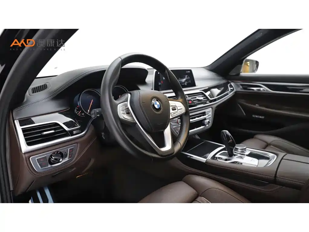 BMW 7 Series — миниатюра 6