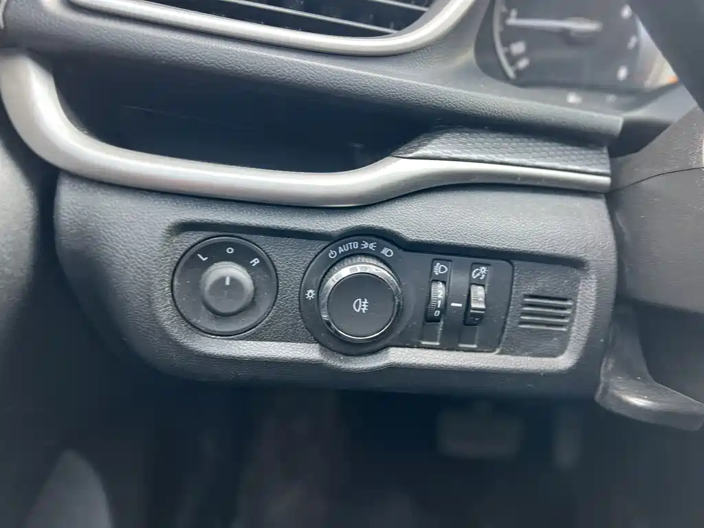 Buick Excelle — миниатюра 12