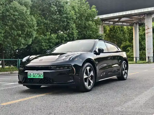Zeekr 001