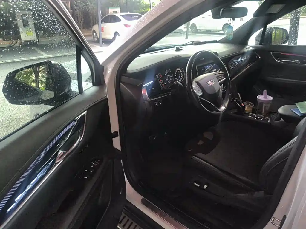 Cadillac XT6 — миниатюра 17