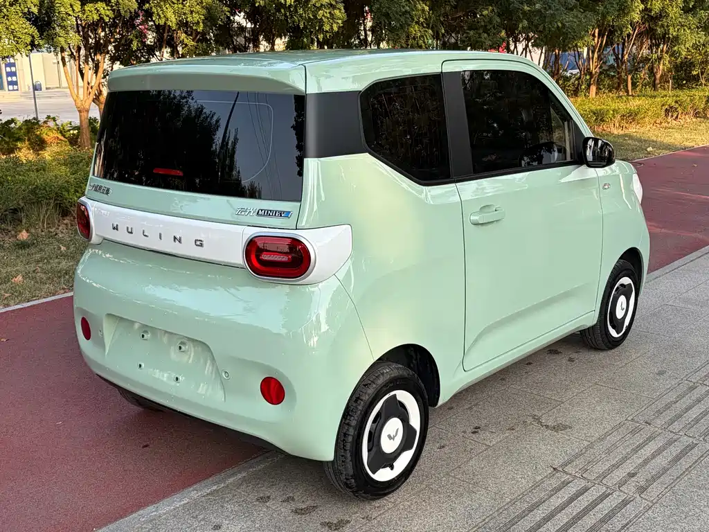 Wuling MINIEV — миниатюра 4