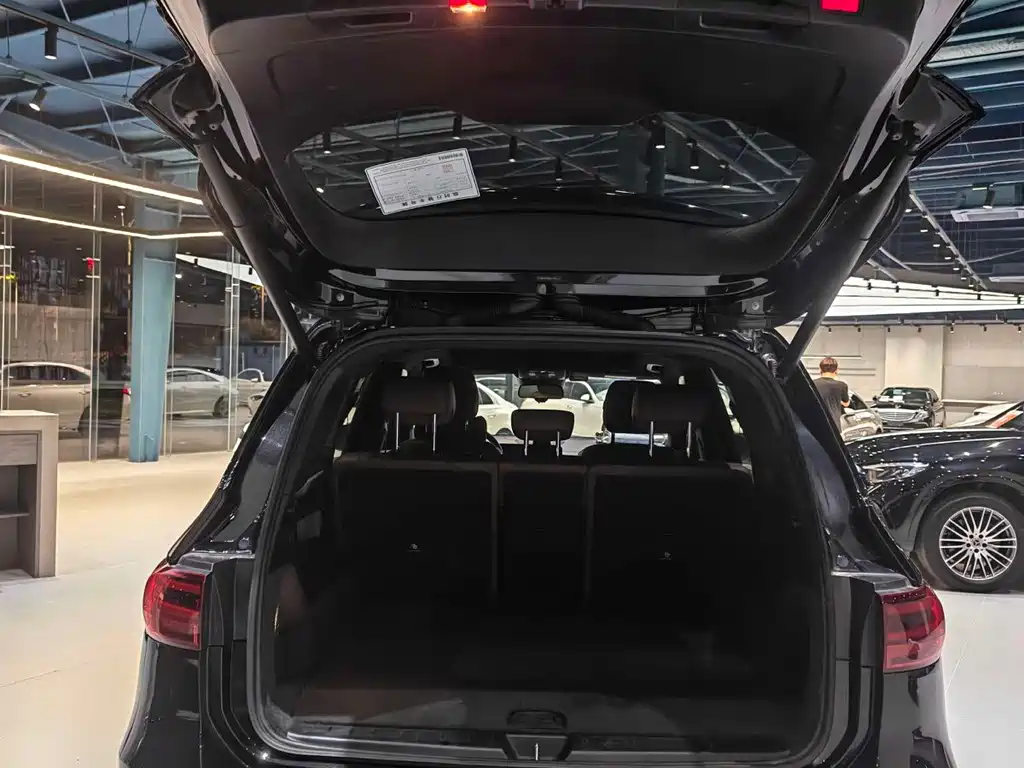 Mercedes-Benz GLB — миниатюра 11