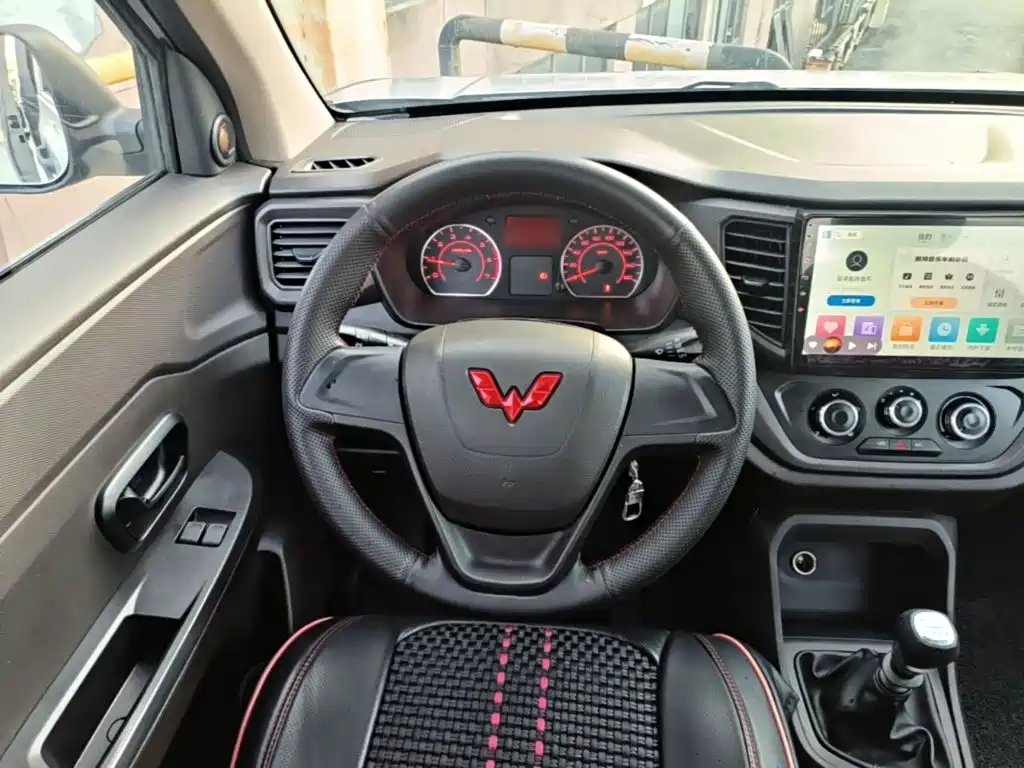 Wuling Hongguang V — миниатюра 11