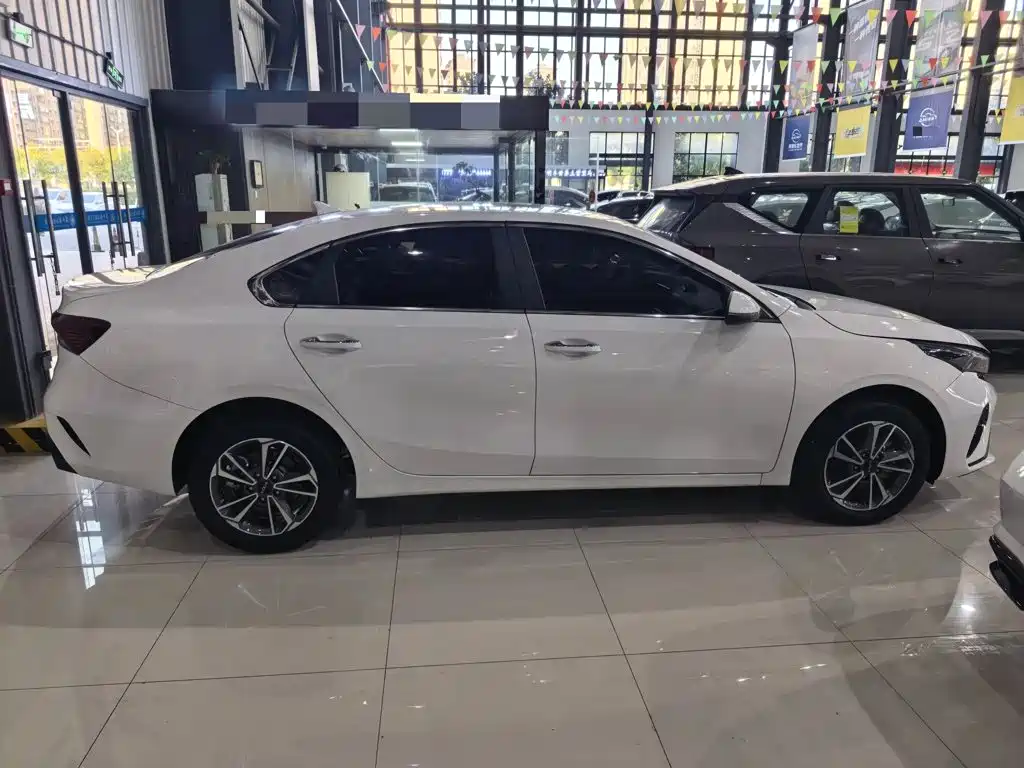 Kia K3 — миниатюра 5