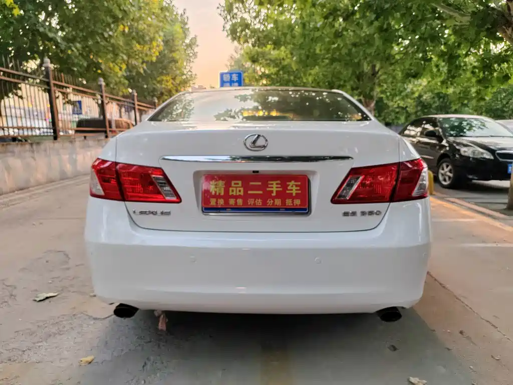 Lexus ES — миниатюра 5