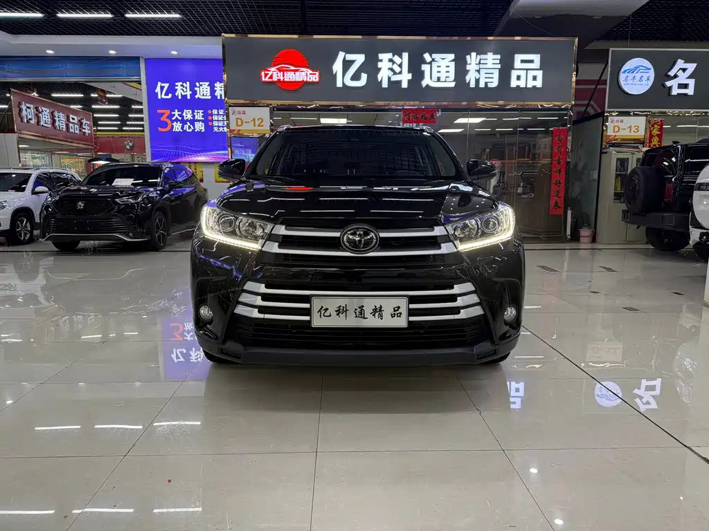 TOYOTA HIGHLANDER