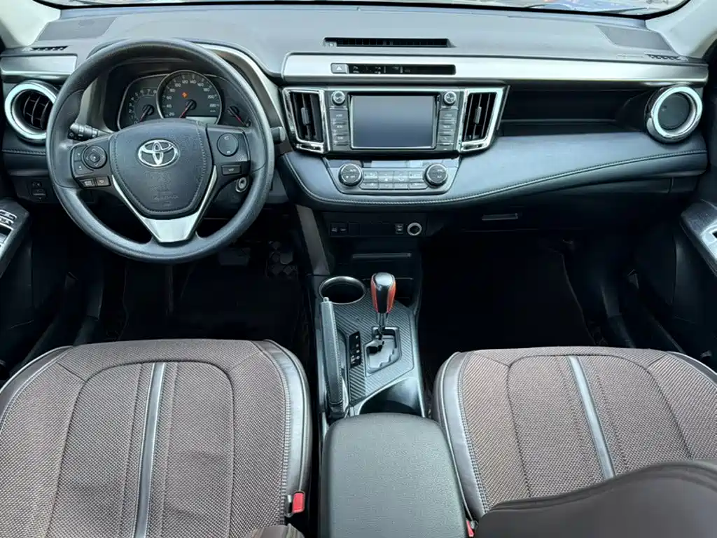 Toyota RAV4 — миниатюра 9