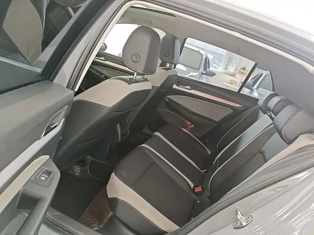 Volkswagen Golf — миниатюра 17