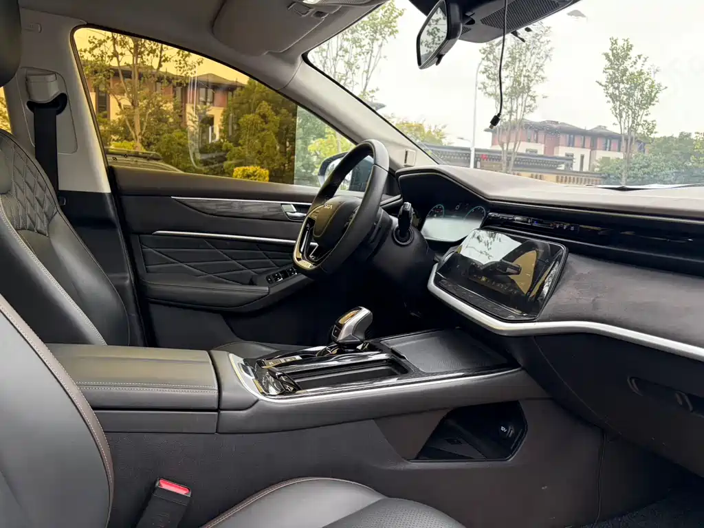 DONGFENG YI HYUN MAX