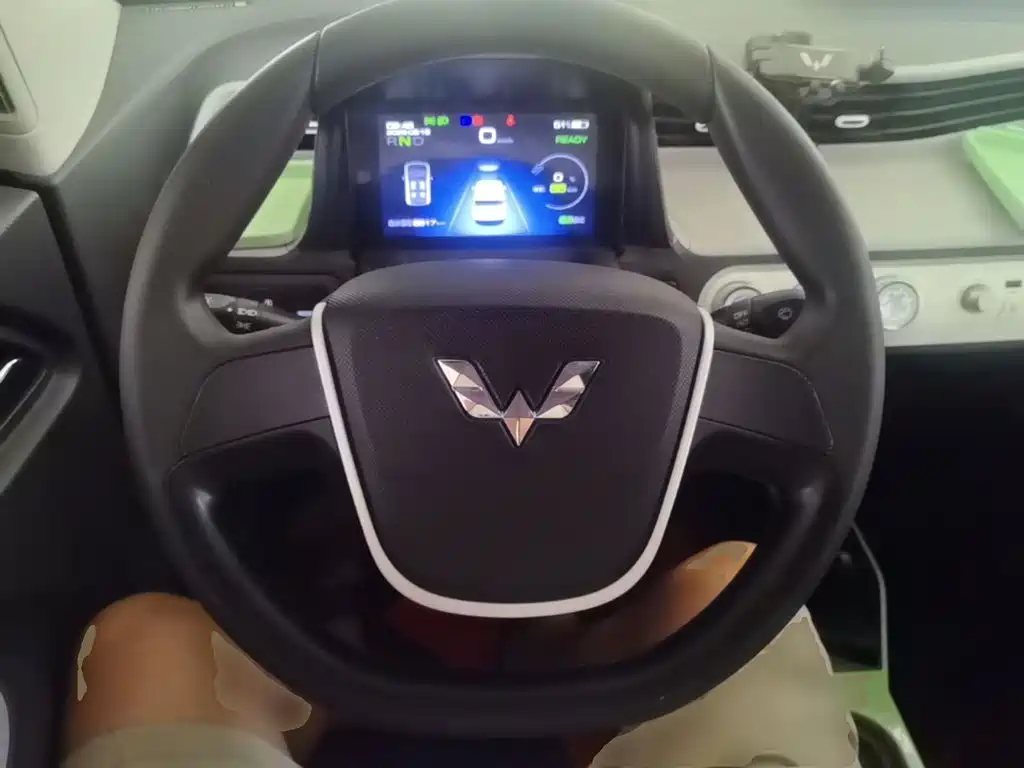 Wuling MINIEV — миниатюра 11